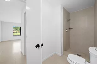 5660 SW 9th St, Plantation, FL 33317 - Photo 23