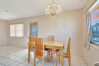 332 Sheffield N, West Palm Beach, FL 33417 - Photo 3