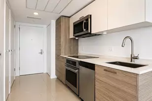 1300 Brickell Bay Dr, Miami, FL 33131 - Photo 17