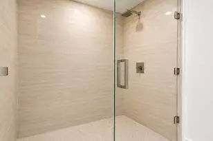 1300 Brickell Bay Dr, Miami, FL 33131 - Photo 5