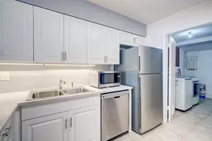 3929 Kenas St, Palm Beach Gardens, FL 33403 - Photo 5
