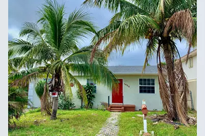 1425 W 30th Street, Riviera Beach, FL 33404 - Photo 1
