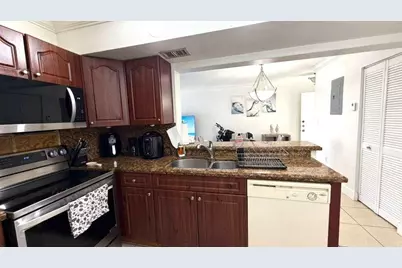 9711 Fontainebleau Boulevard #D105, Miami, FL 33172 - Photo 5