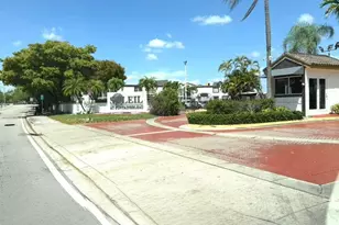 9711 Fontainebleau Blvd, Miami, FL 33172 - Photo 13