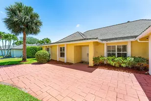 2099 Greenview Cove Dr, Wellington, FL 33414 - Photo 3