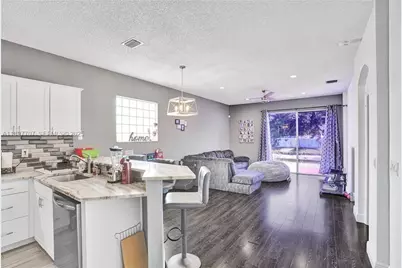 4824 NW 19th Street, Coconut Creek, FL 33063 - Photo 5