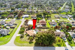 1102 SW Del Rio Blvd, Port Saint Lucie, FL 34953 - Photo 9