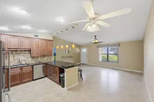 1102 SW Del Rio Blvd, Port Saint Lucie, FL 34953 - Photo 19