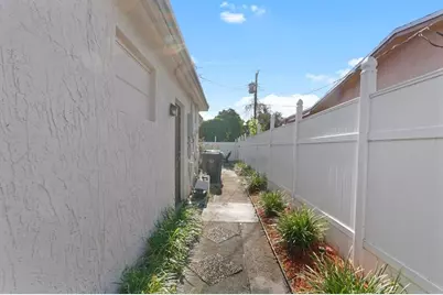 4325 NW 36th Way, Lauderdale Lakes, FL 33309 - Photo 23