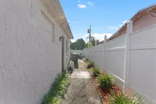 4325 NW 36th Way, Lauderdale Lakes, FL 33309 - Photo 23
