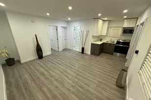 906 N Riverside Dr, Pompano Beach, FL 33062 - Photo 1