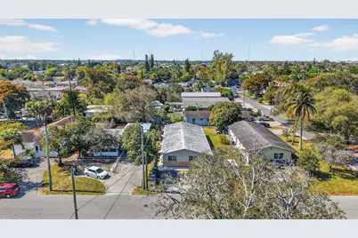 708 SW 7th Avenue, Hallandale Beach, FL 33009 - Photo 29