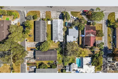 708 SW 7th Avenue, Hallandale Beach, FL 33009 - Photo 41