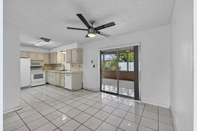 8104 NW 94th Avenue, Tamarac, FL 33321 - Photo 13