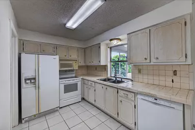 8104 NW 94th Avenue, Tamarac, FL 33321 - Photo 7