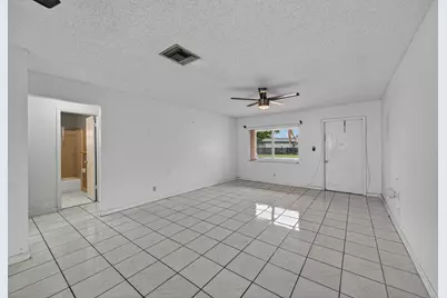 8104 NW 94th Avenue, Tamarac, FL 33321 - Photo 11