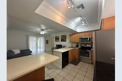 740 NE 37th Street, Oakland Park, FL 33334 - Photo 11