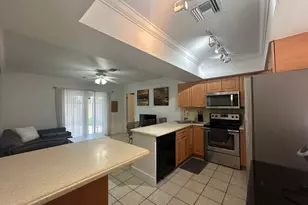 740 NE 37th St, Oakland Park, FL 33334 - Photo 11