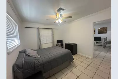 740 NE 37th Street, Oakland Park, FL 33334 - Photo 15