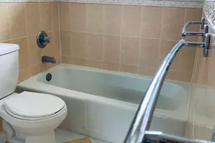 1750 W 46th St, Hialeah, FL 33012 - Photo 23