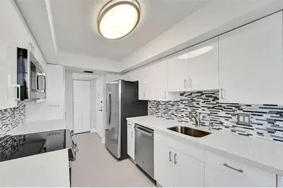 1000 Saint Charles Place #305, Pembroke Pines, FL 33026 - Photo 7
