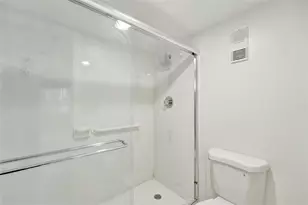 1000 St Charles Pl, Pembroke Pines, FL 33026 - Photo 17