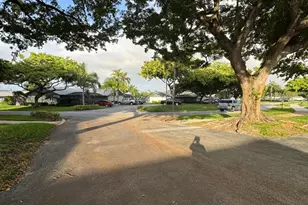 1148 Summit Trail Cir, West Palm Beach, FL 33415 - Photo 43