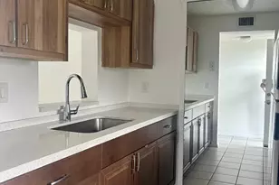 7860 NW 50th St, Lauderhill, FL 33351 - Photo 7