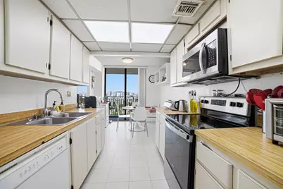 210 174th Street #1110, Sunny Isles Beach, FL 33160 - Photo 15