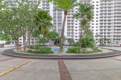 210 174th Street #1110, Sunny Isles Beach, FL 33160 - Photo 37