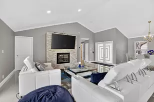 16323 NW 5th St, Pembroke Pines, FL 33028 - Photo 7