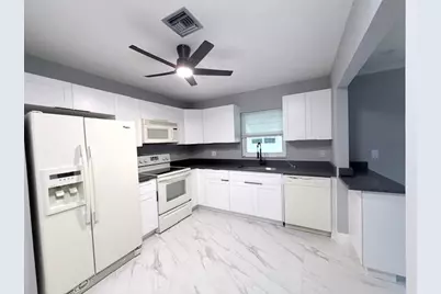 944 Savannas Point Drive #A, Fort Pierce, FL 34982 - Photo 9