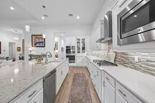 9368 Cantal Cir E, Parkland, FL 33076 - Photo 7