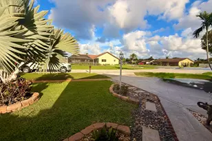 5279 W Woodstone Cir Circle W, Lake Worth, FL 33463 - Photo 7