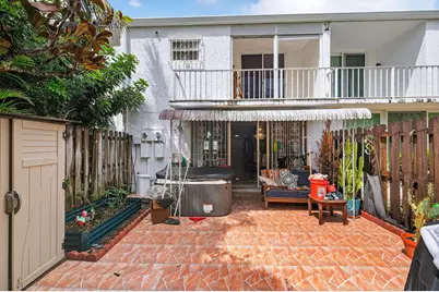 928 NE 27th Avenue, Hallandale Beach, FL 33009 - Photo 3