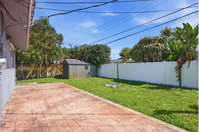 4630 NE 3rd Terrace, Oakland Park, FL 33334 - Photo 21