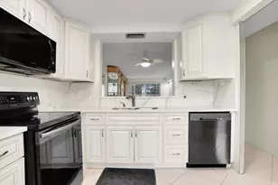 4701 Martinique Dr, Coconut Creek, FL 33066 - Photo 3
