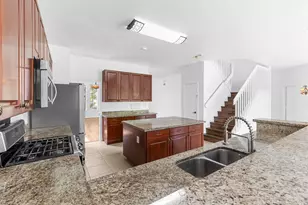 19389 SW 64th St, Pembroke Pines, FL 33332 - Photo 7