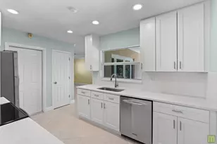 260 Lake Dr, Coconut Creek, FL 33066 - Photo 13