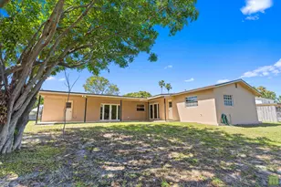 260 Lake Dr, Coconut Creek, FL 33066 - Photo 31