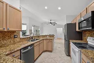 2769 Pointe Cir, Greenacres, FL 33413 - Photo 15