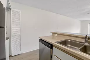 9414 NW 49th Pl, Sunrise, FL 33351 - Photo 15