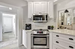 11361 SW Pembroke Dr, Port Saint Lucie, FL 34987 - Photo 15