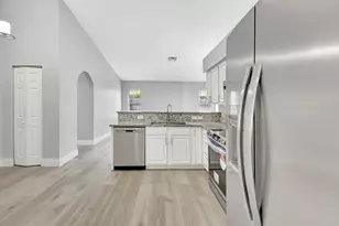 915 Sunflower Ave, Delray Beach, FL 33445 - Photo 9