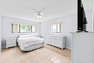 5310 Las Verdes Circle #106, Delray Beach, FL 33484 - Photo 9