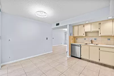 5310 Las Verdes Circle #106, Delray Beach, FL 33484 - Photo 19