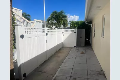 327 S Ocean Breeze Drive #1, Lake Worth, FL 33460 - Photo 11