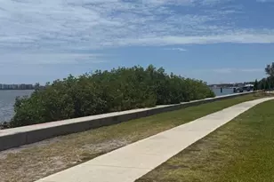 327 S Ocean Breeze Dr, Lake Worth Beach, FL 33460 - Photo 17