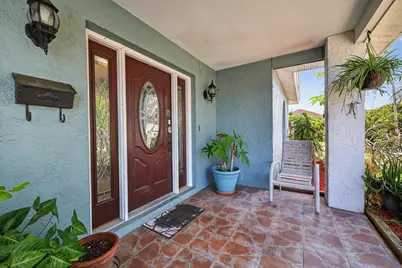 6180 S 30th Ct Court S, Saint Petersburg, FL 33712 - Photo 3