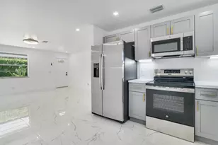 4098 Linda Ln, Palm Springs, FL 33406 - Photo 7